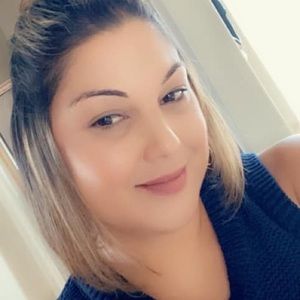 Meet your Posher, Dina